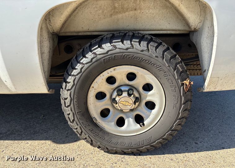 image for item EV3008 2013 Chevrolet Silverado 1500 pickup truck