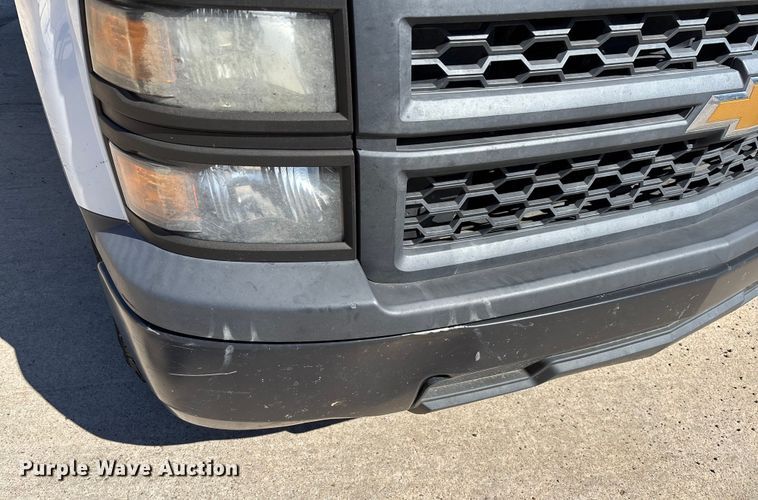 image for item EV3009 2015 Chevrolet Silverado pickup truck