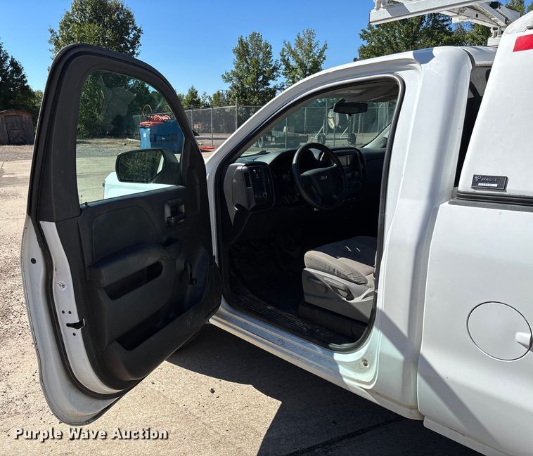 image for item EV3009 2015 Chevrolet Silverado pickup truck