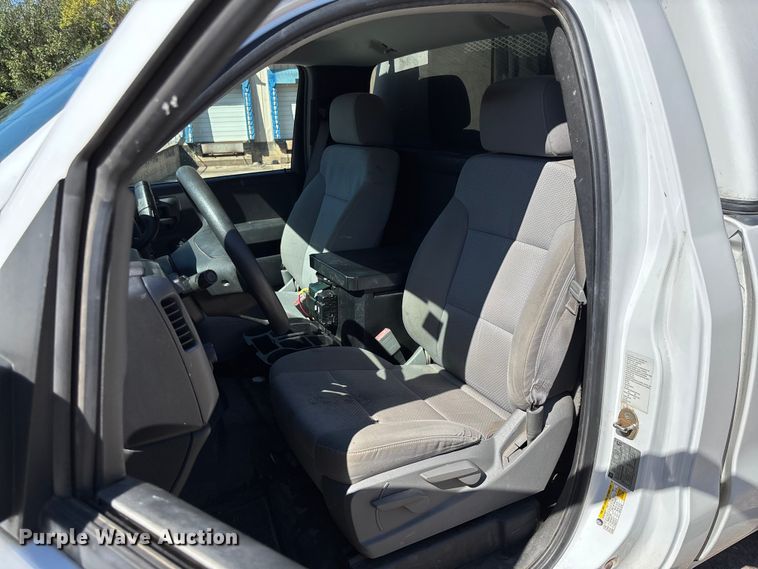 image for item EV3009 2015 Chevrolet Silverado pickup truck