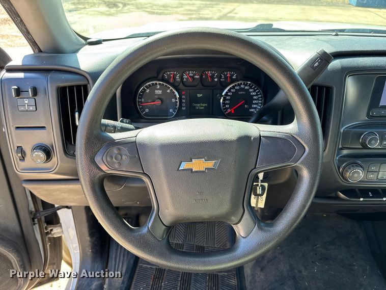 image for item EV3009 2015 Chevrolet Silverado pickup truck