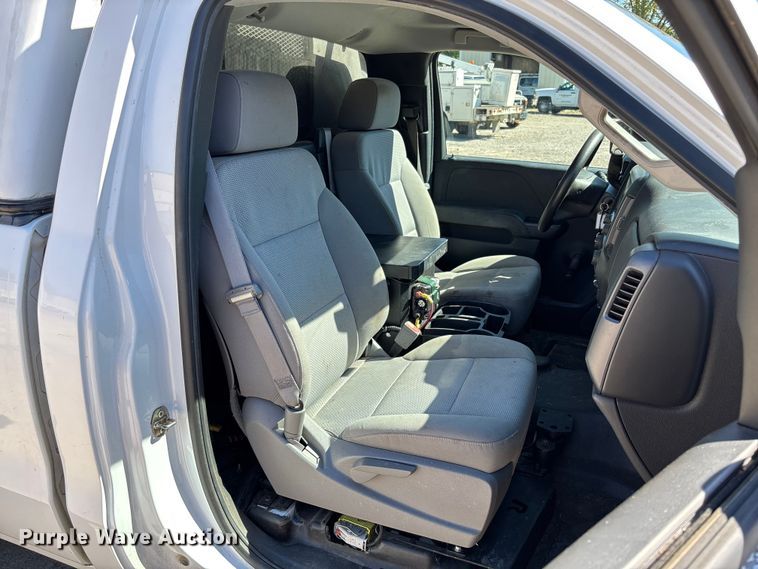 image for item EV3009 2015 Chevrolet Silverado pickup truck