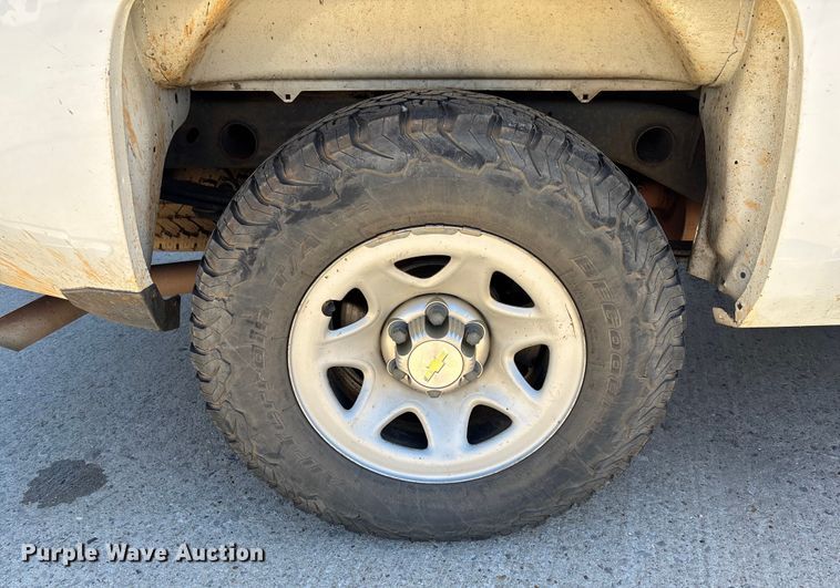 image for item EV3009 2015 Chevrolet Silverado pickup truck