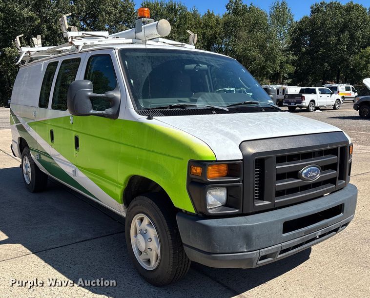 image for item EV3010 2009 Ford E150 van