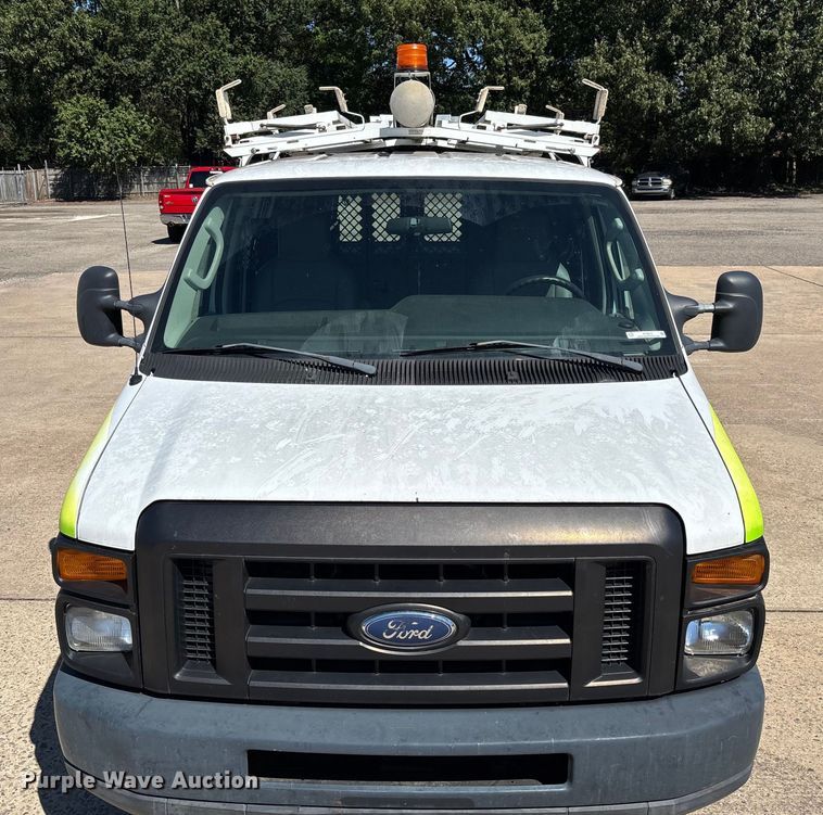 image for item EV3010 2009 Ford E150 van