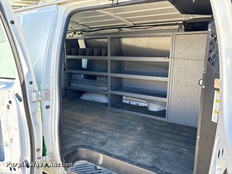 image for item EV3010 2009 Ford E150 van