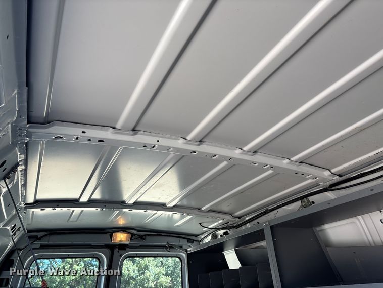 image for item EV3010 2009 Ford E150 van