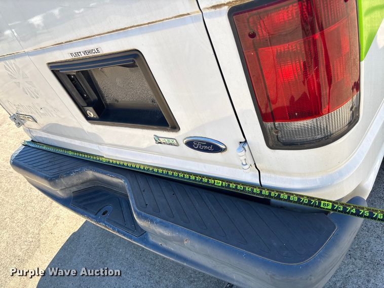 image for item EV3010 2009 Ford E150 van