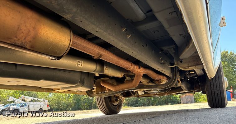 image for item EV3010 2009 Ford E150 van