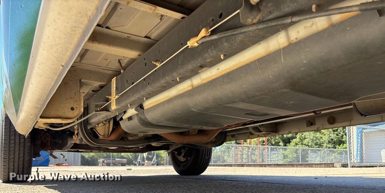 image for item EV3010 2009 Ford E150 van