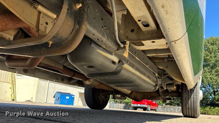 image for item EV3010 2009 Ford E150 van