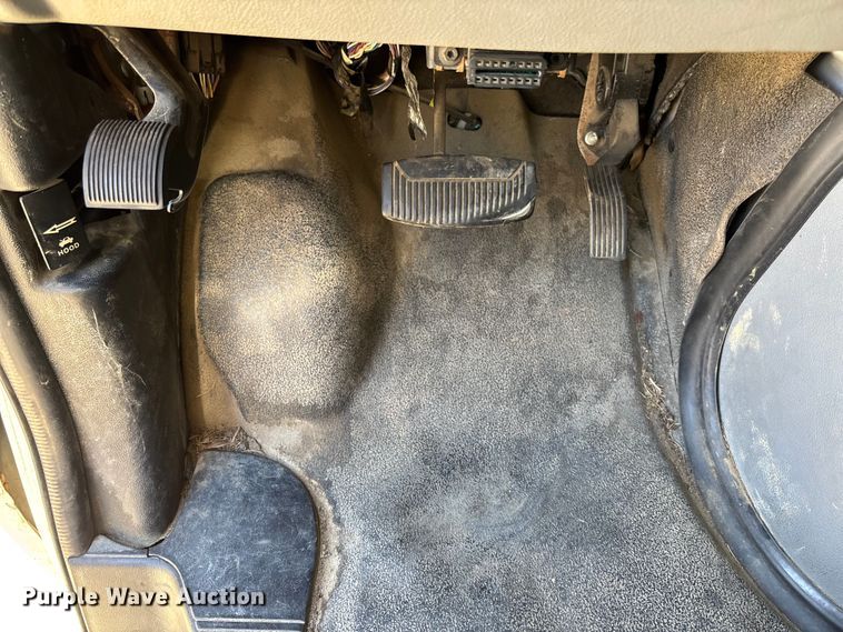 image for item EV3010 2009 Ford E150 van