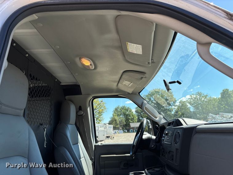 image for item EV3010 2009 Ford E150 van