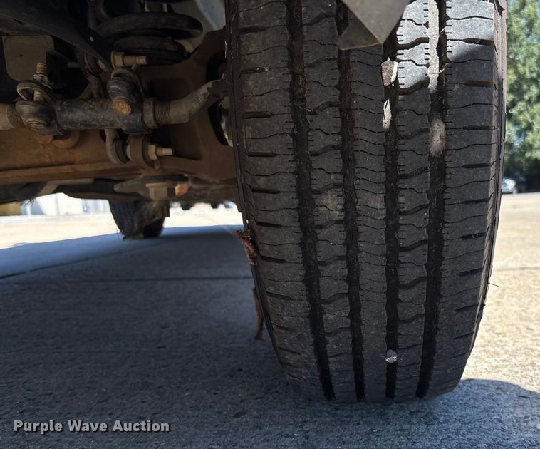 image for item EV3010 2009 Ford E150 van