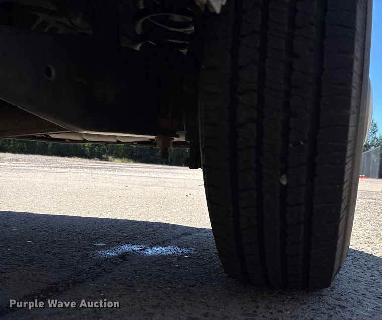 image for item EV3010 2009 Ford E150 van