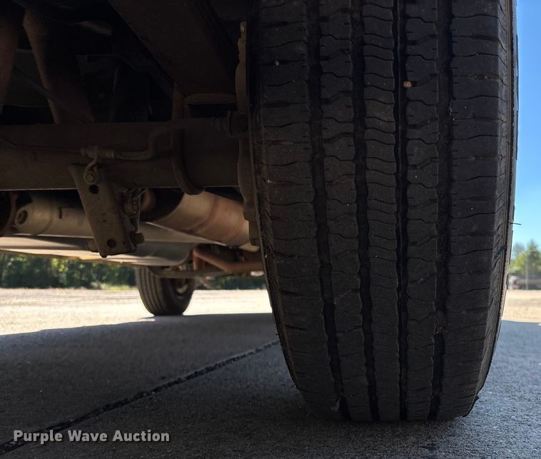 image for item EV3010 2009 Ford E150 van