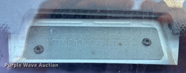 image for item EV3010 2009 Ford E150 van