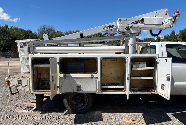 image for item EV3011 2011 Ford F450 Super Duty bucket truck