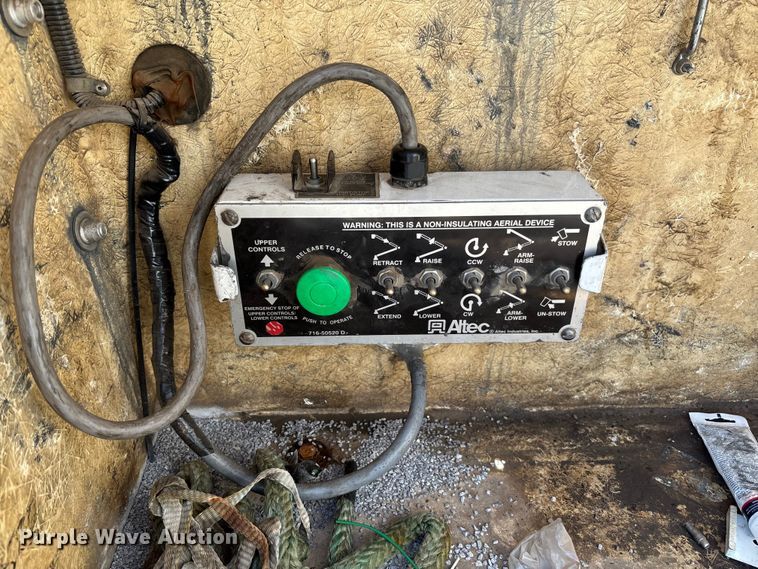 image for item EV3011 2011 Ford F450 Super Duty bucket truck