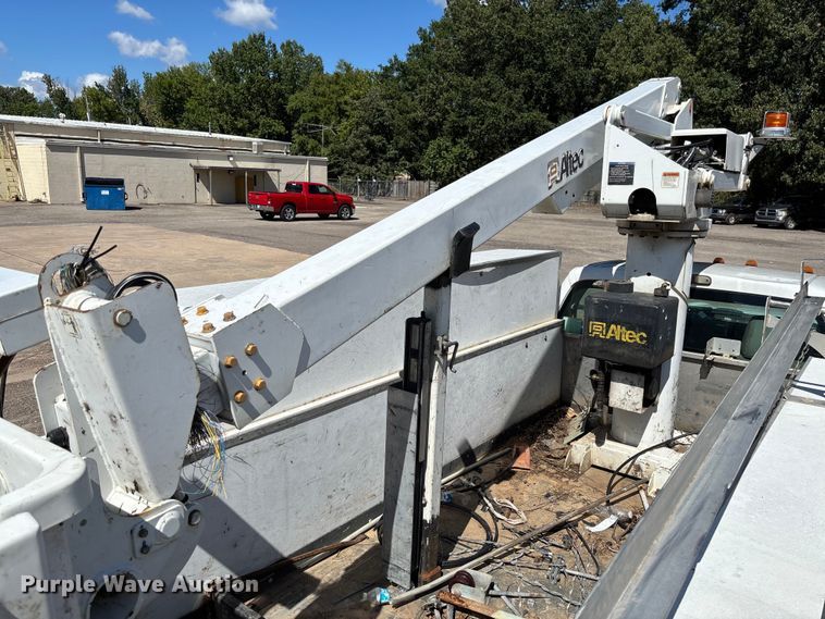 image for item EV3011 2011 Ford F450 Super Duty bucket truck