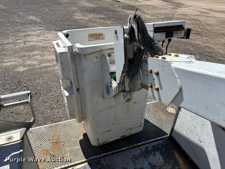 image for item EV3011 2011 Ford F450 Super Duty bucket truck