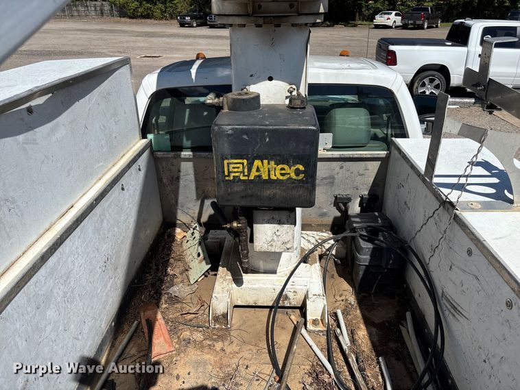 image for item EV3011 2011 Ford F450 Super Duty bucket truck