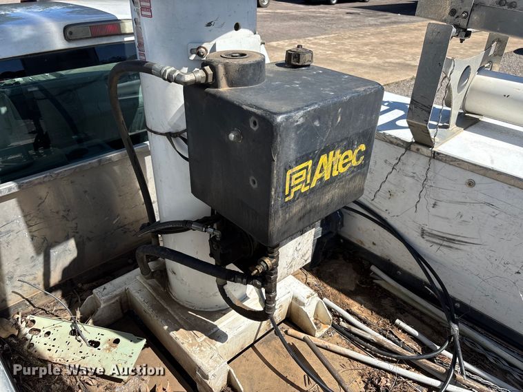 image for item EV3011 2011 Ford F450 Super Duty bucket truck