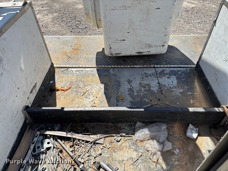 image for item EV3011 2011 Ford F450 Super Duty bucket truck