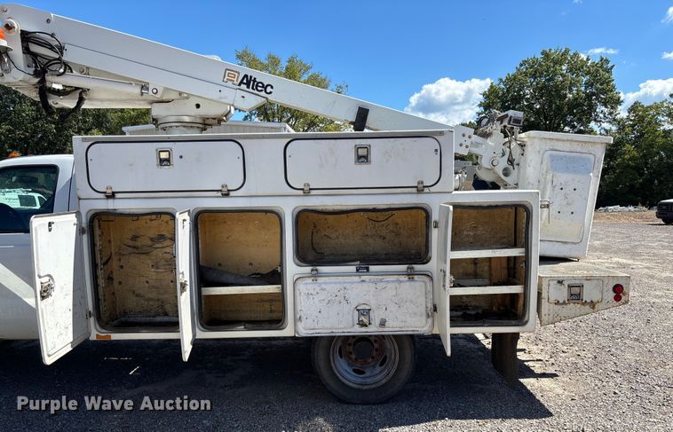 image for item EV3011 2011 Ford F450 Super Duty bucket truck