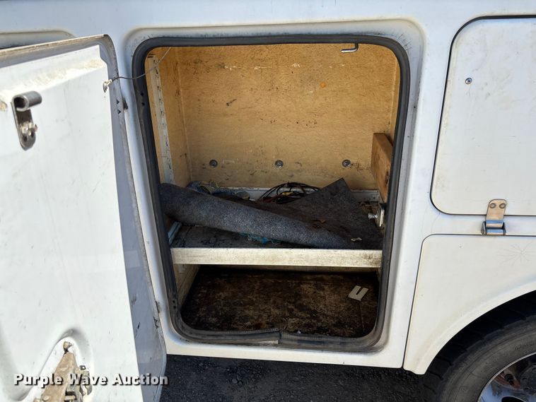 image for item EV3011 2011 Ford F450 Super Duty bucket truck