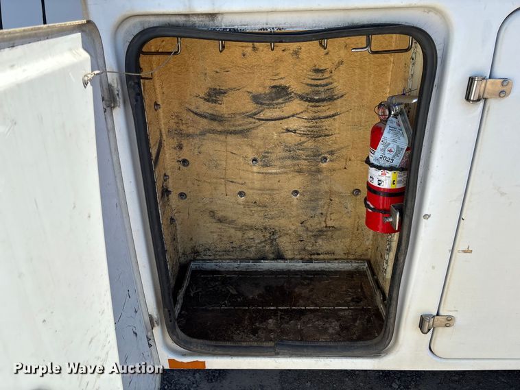 image for item EV3011 2011 Ford F450 Super Duty bucket truck