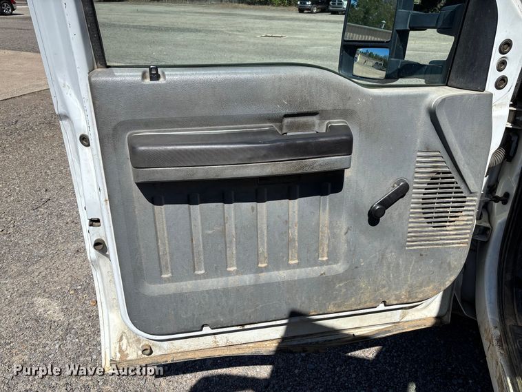 image for item EV3011 2011 Ford F450 Super Duty bucket truck