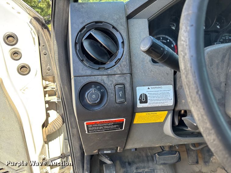 image for item EV3011 2011 Ford F450 Super Duty bucket truck