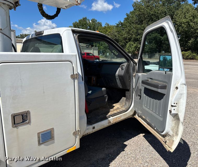 image for item EV3011 2011 Ford F450 Super Duty bucket truck