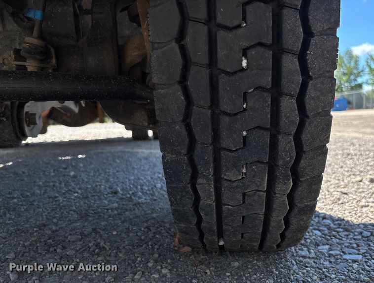 image for item EV3011 2011 Ford F450 Super Duty bucket truck