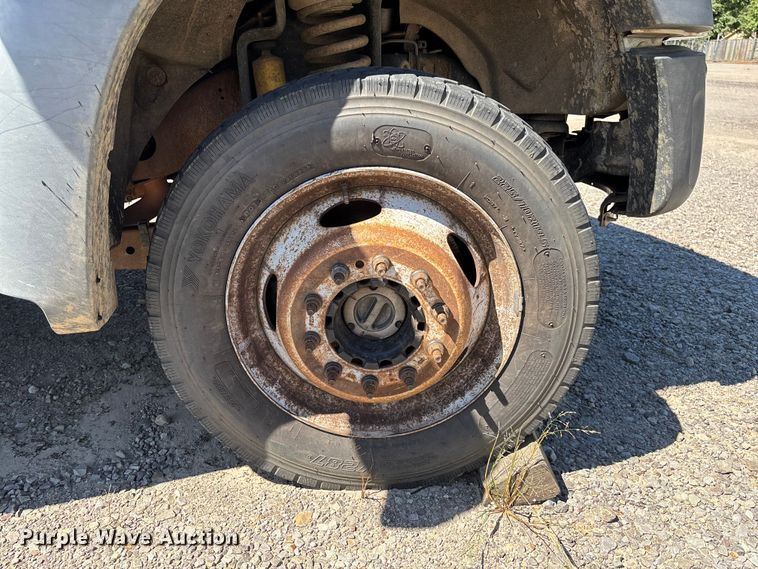 image for item EV3011 2011 Ford F450 Super Duty bucket truck