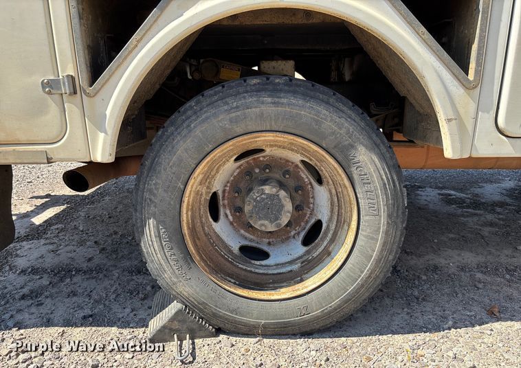 image for item EV3011 2011 Ford F450 Super Duty bucket truck