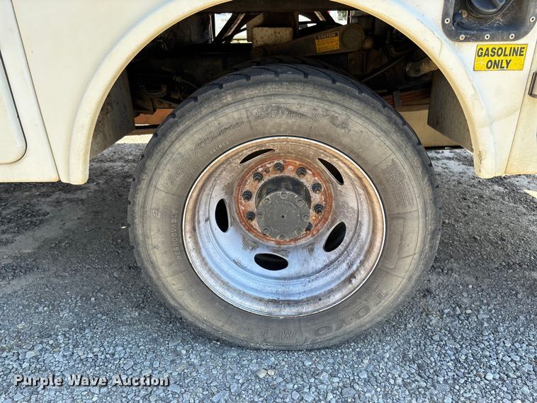 image for item EV3011 2011 Ford F450 Super Duty bucket truck