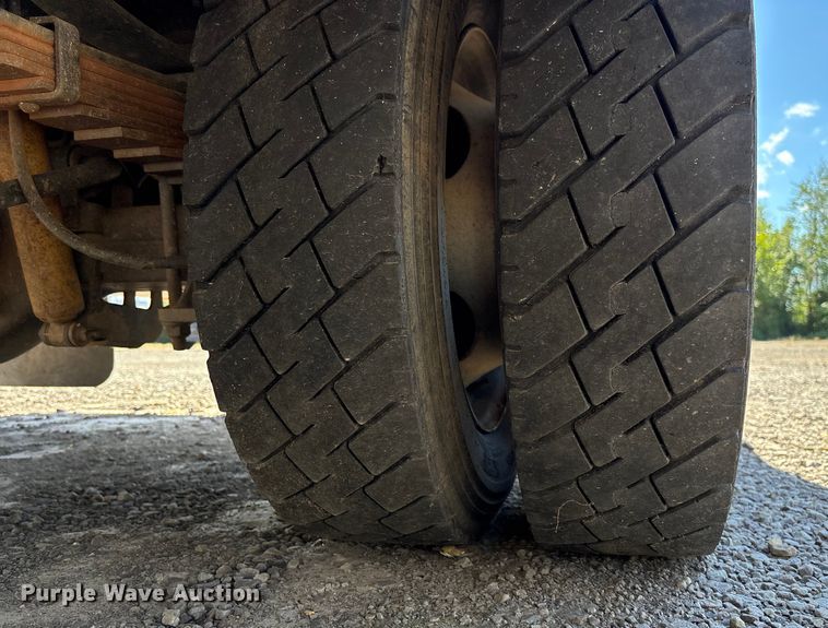 image for item EV3011 2011 Ford F450 Super Duty bucket truck