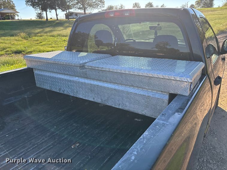 image for item EV3024 2005 Dodge Ram 1500 pickup truck