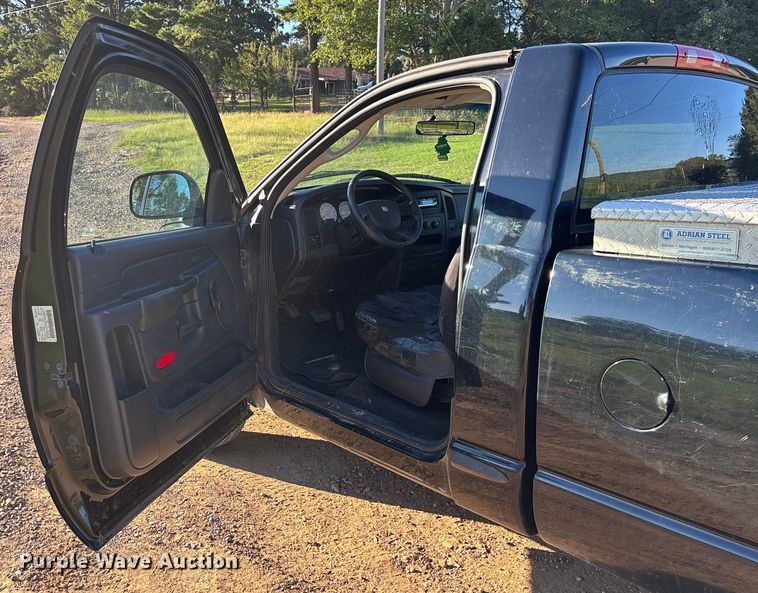 image for item EV3024 2005 Dodge Ram 1500 pickup truck