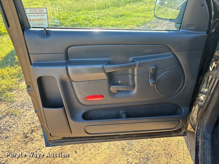 image for item EV3024 2005 Dodge Ram 1500 pickup truck