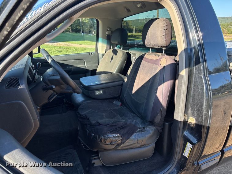 image for item EV3024 2005 Dodge Ram 1500 pickup truck