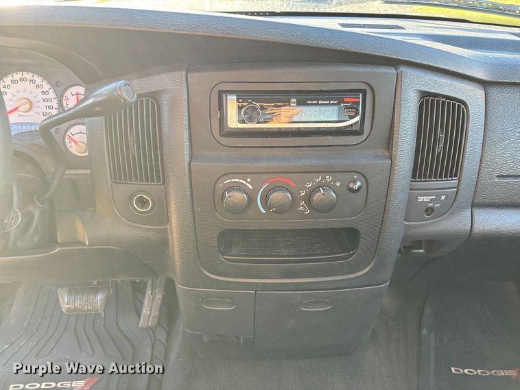 image for item EV3024 2005 Dodge Ram 1500 pickup truck