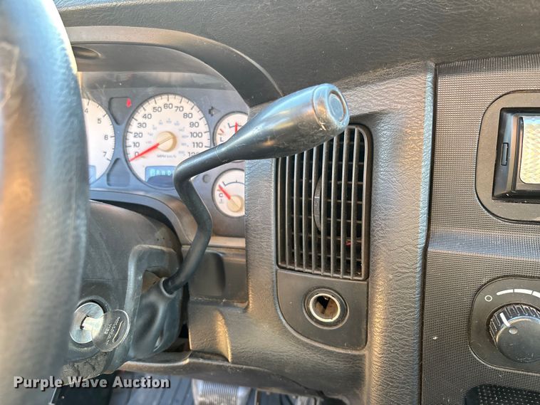 image for item EV3024 2005 Dodge Ram 1500 pickup truck