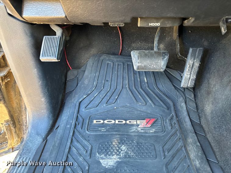 image for item EV3024 2005 Dodge Ram 1500 pickup truck