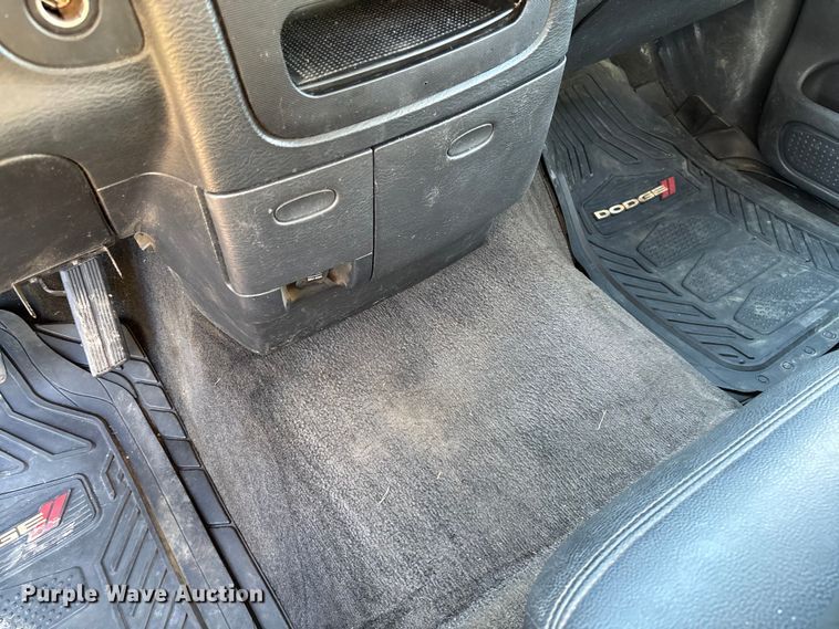 image for item EV3024 2005 Dodge Ram 1500 pickup truck