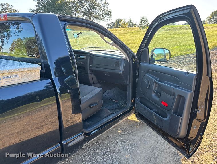 image for item EV3024 2005 Dodge Ram 1500 pickup truck