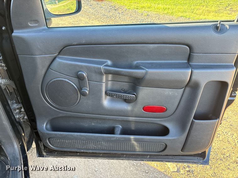 image for item EV3024 2005 Dodge Ram 1500 pickup truck