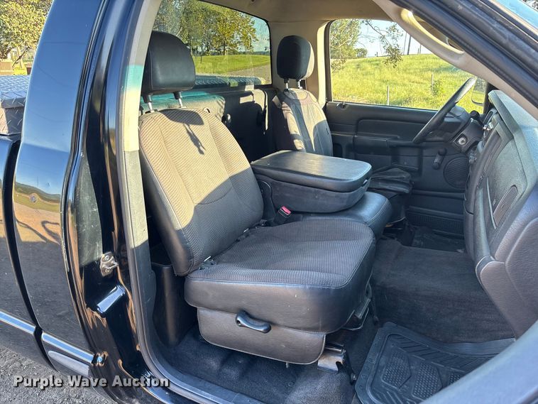 image for item EV3024 2005 Dodge Ram 1500 pickup truck